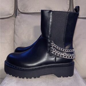 New Women’s “Wild Pair” Combat Boots